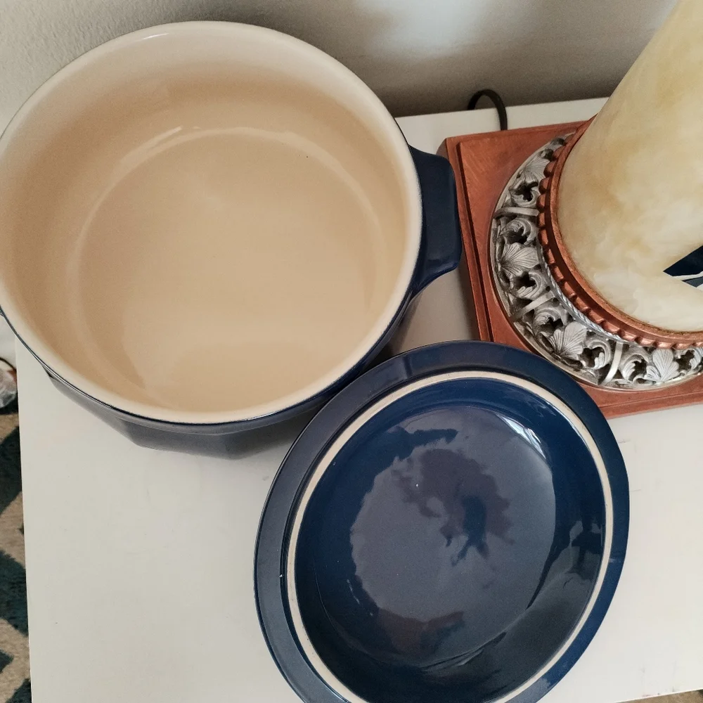 Beautiful Navy Blue Emile Henry Ceramic Covered Casserole 9×5